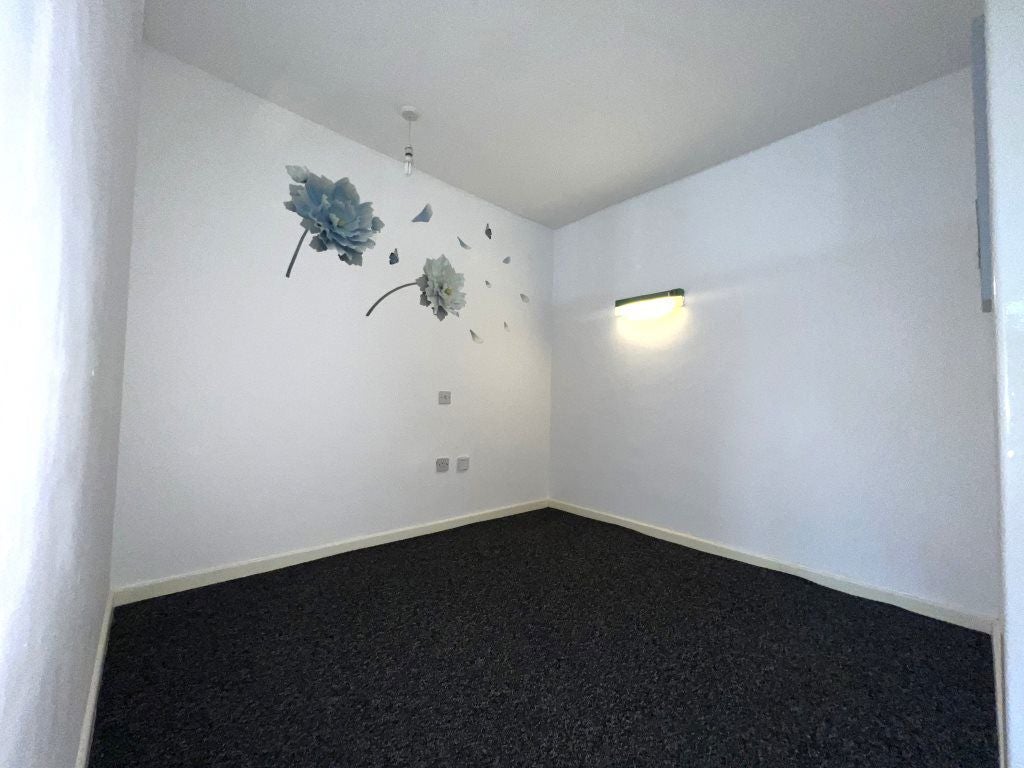 Flat Wansbeck Road in Bedford
