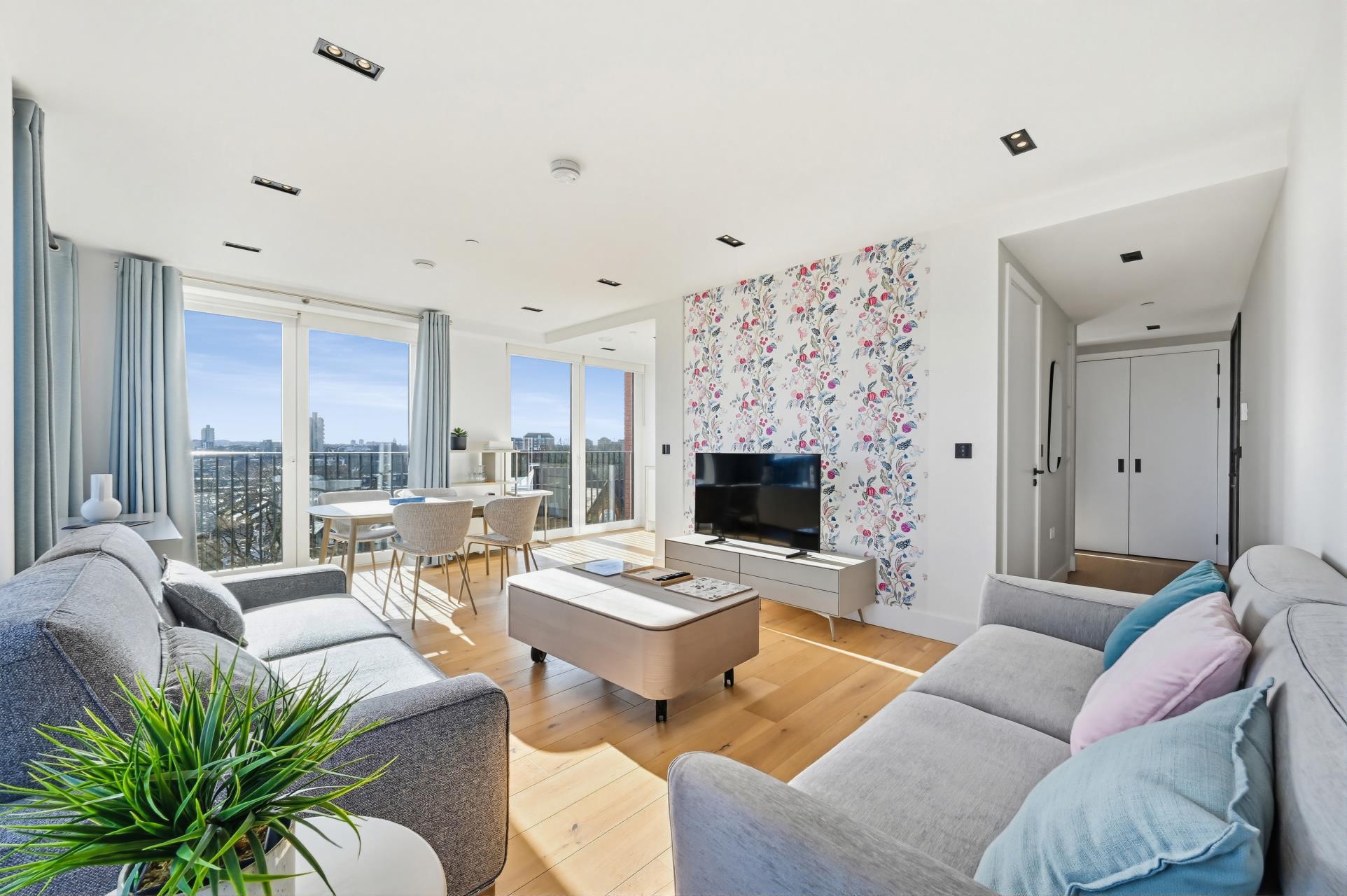 Flat Exchange Gardens in Greater London