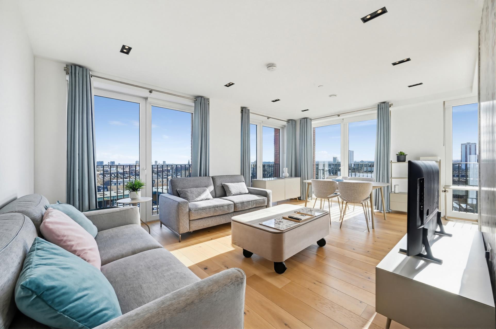 Flat Exchange Gardens in Greater London