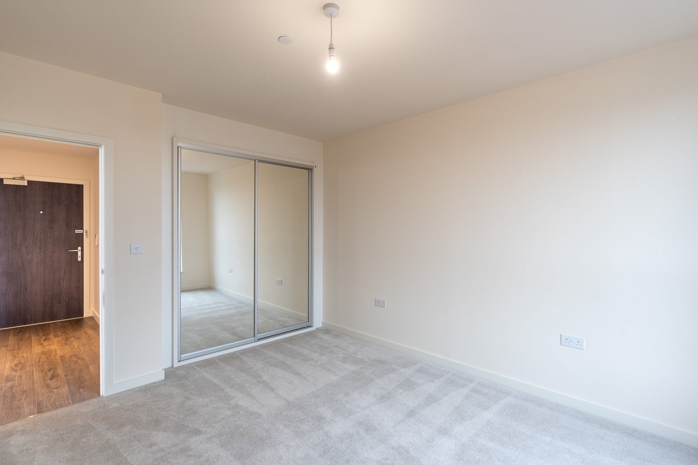 Flat Barratt Way in Greater London