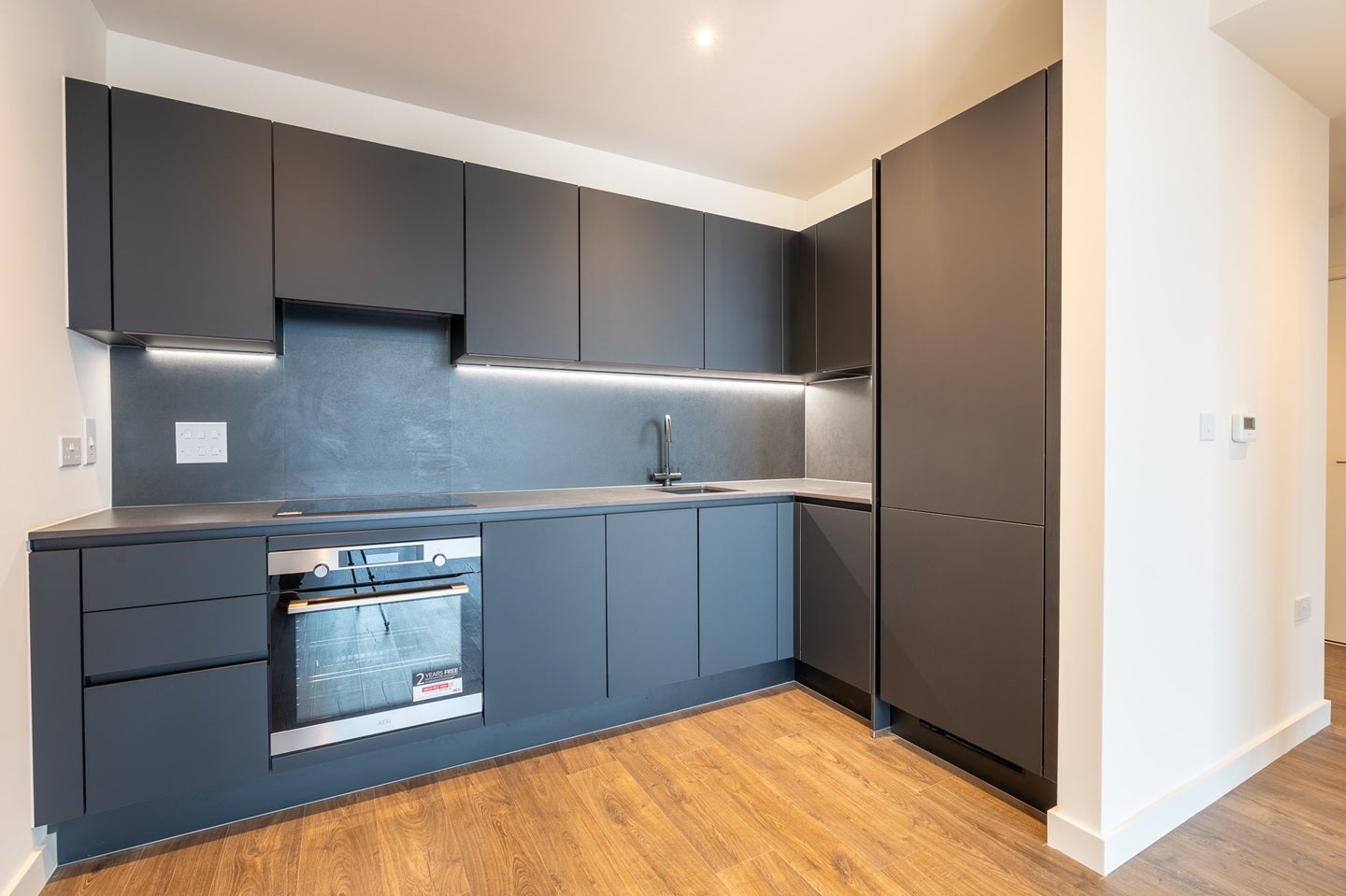 Flat Barratt Way in Greater London