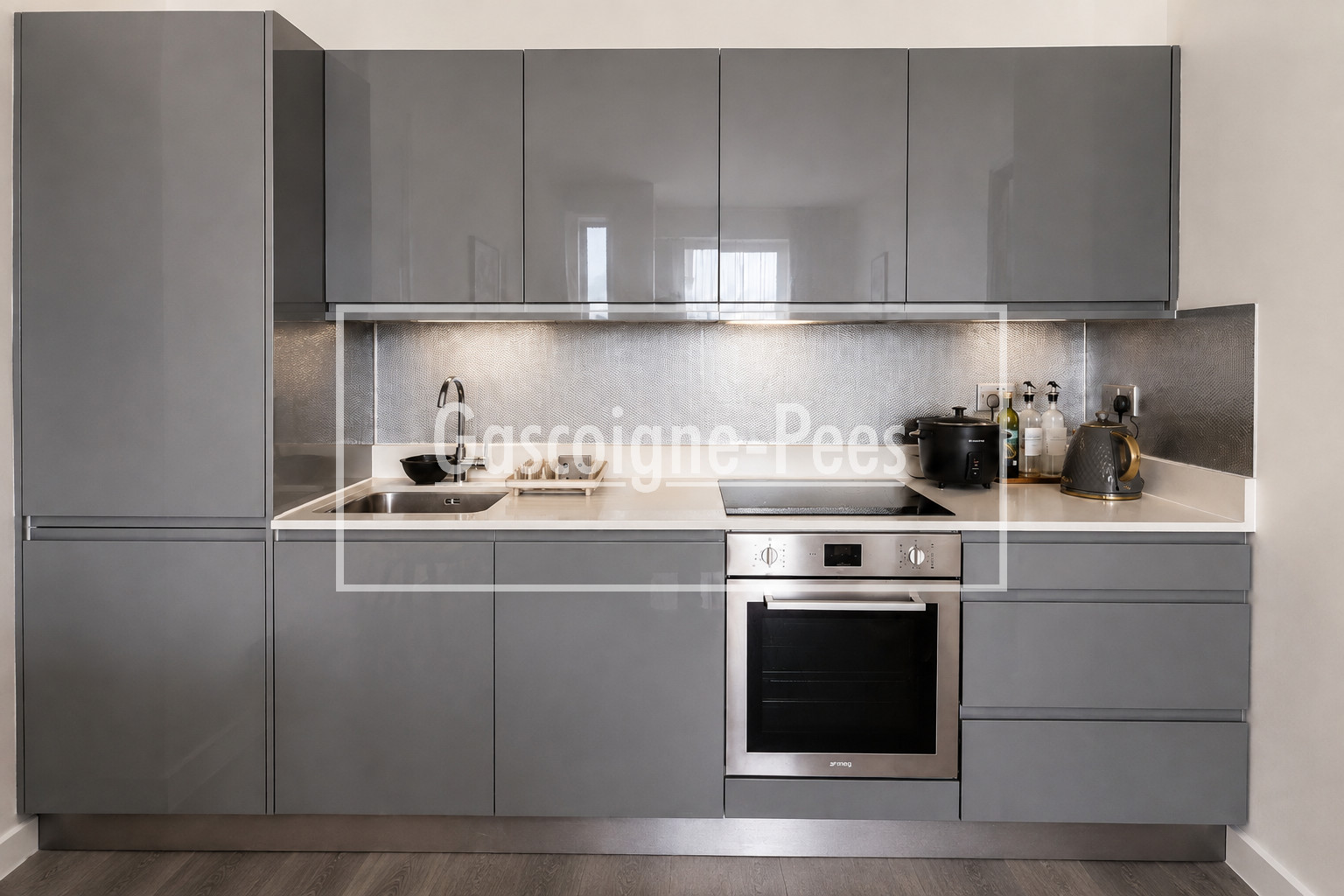 Flat Marigold Court in Guildford