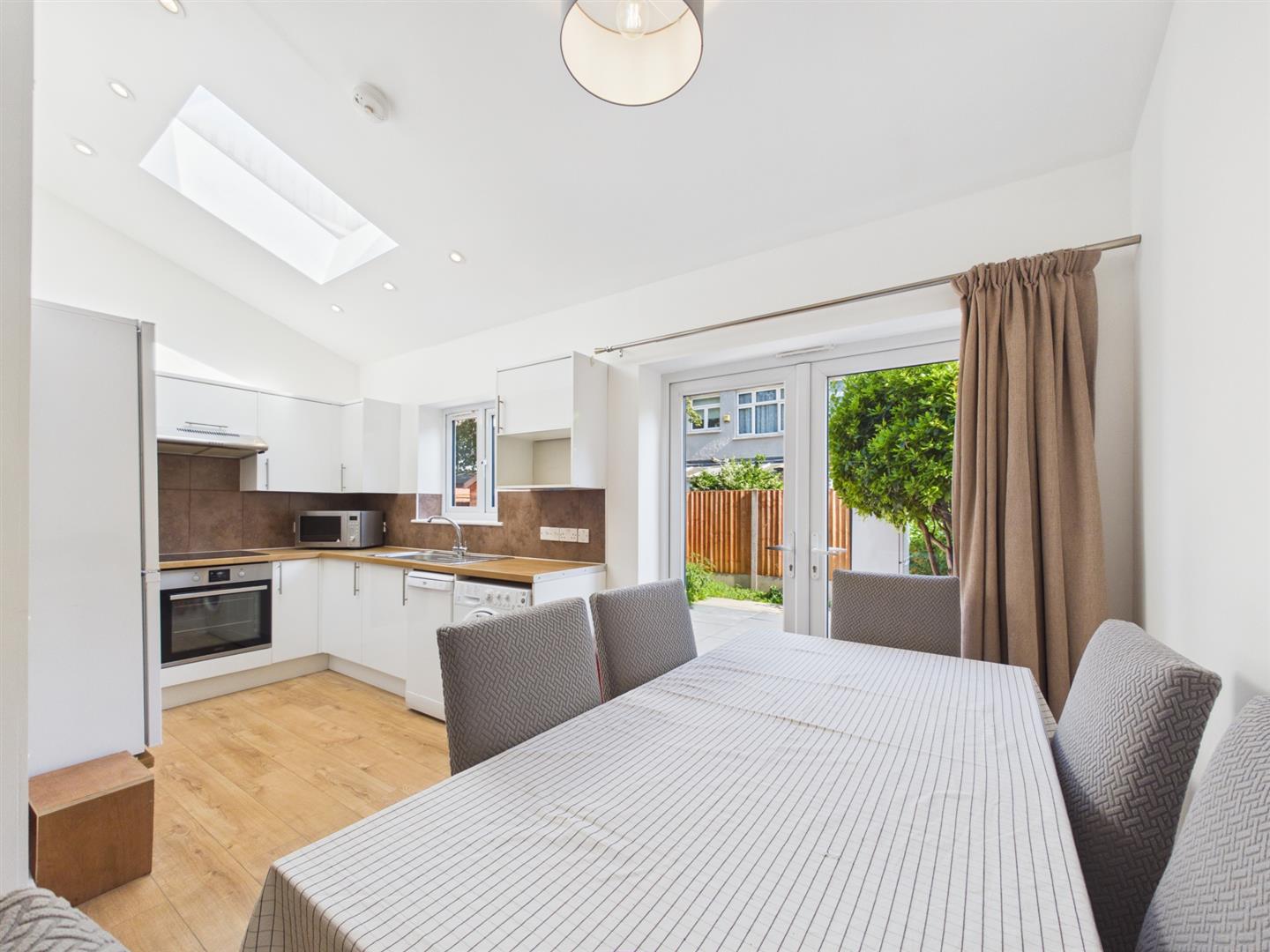 Flat Harold Road in Greater London