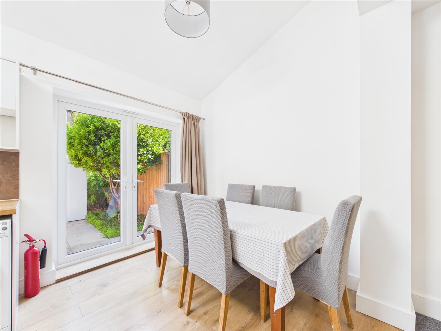 Flat Harold Road in Greater London