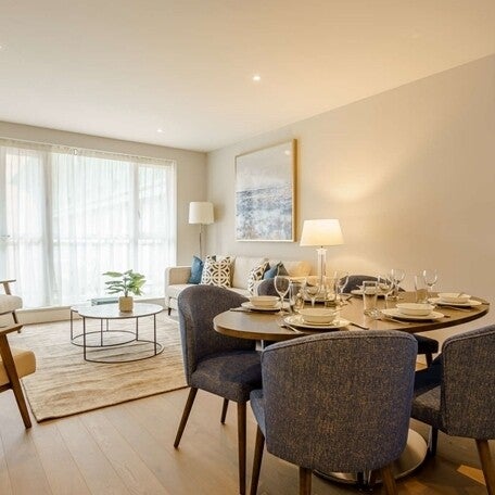 Flat Westferry Circus in Greater London