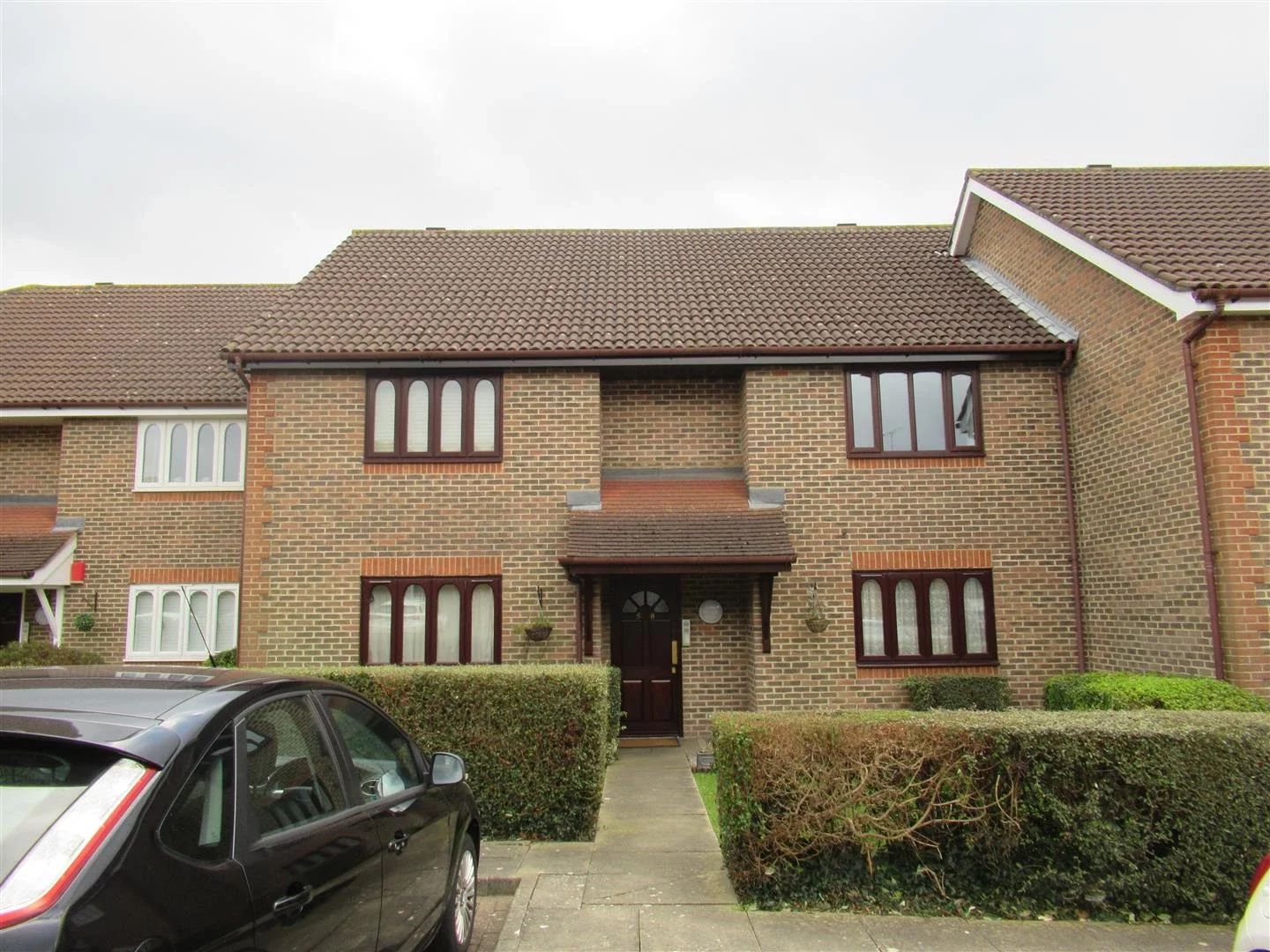 Flat Whitehall Road in Greater London