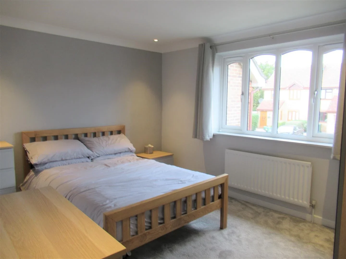 Flat Whitehall Road in Greater London