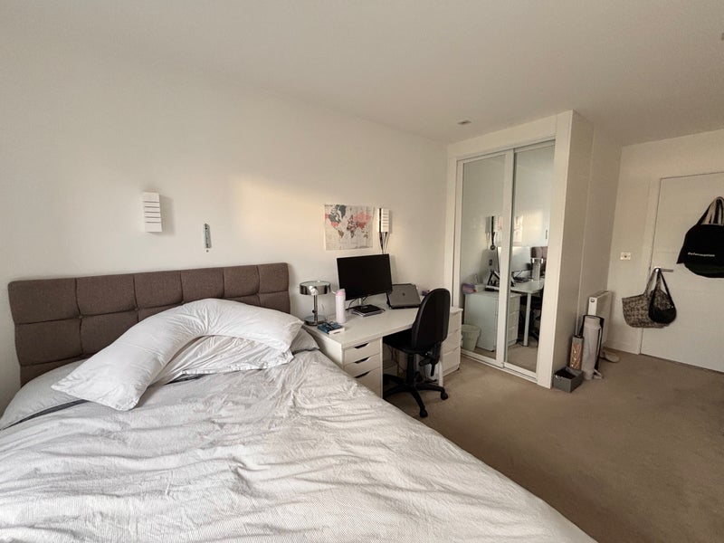 Room Heneage Street in Greater London