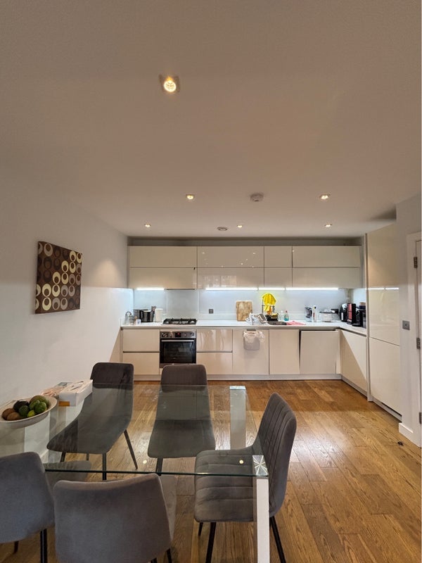 Room Heneage Street in Greater London
