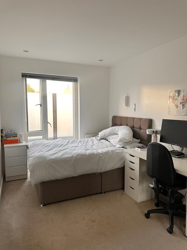 Room Heneage Street in Greater London