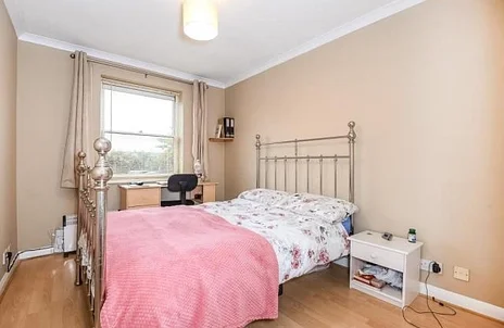 Flat Lynden Mews in Reading