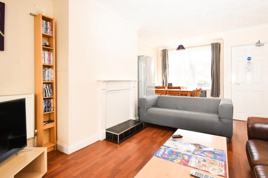 Room George Winter Court in Norwich