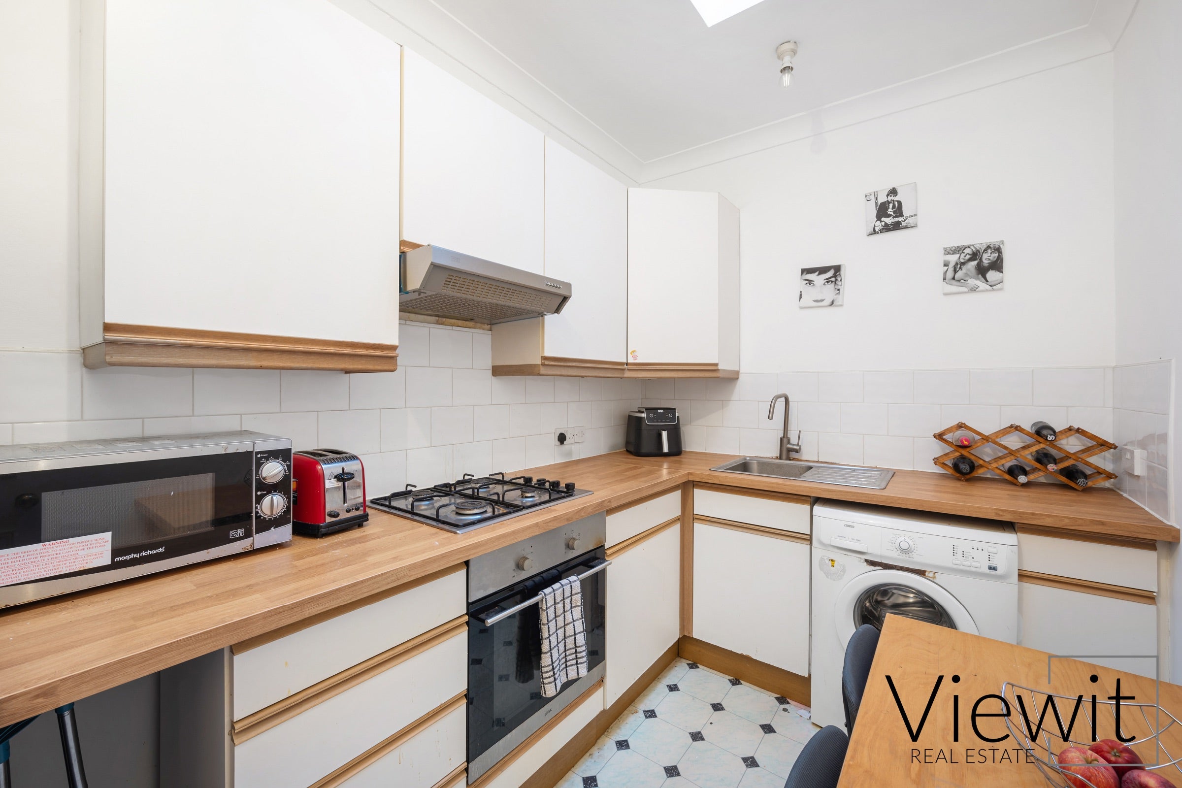 Flat Finborough Road in Greater London