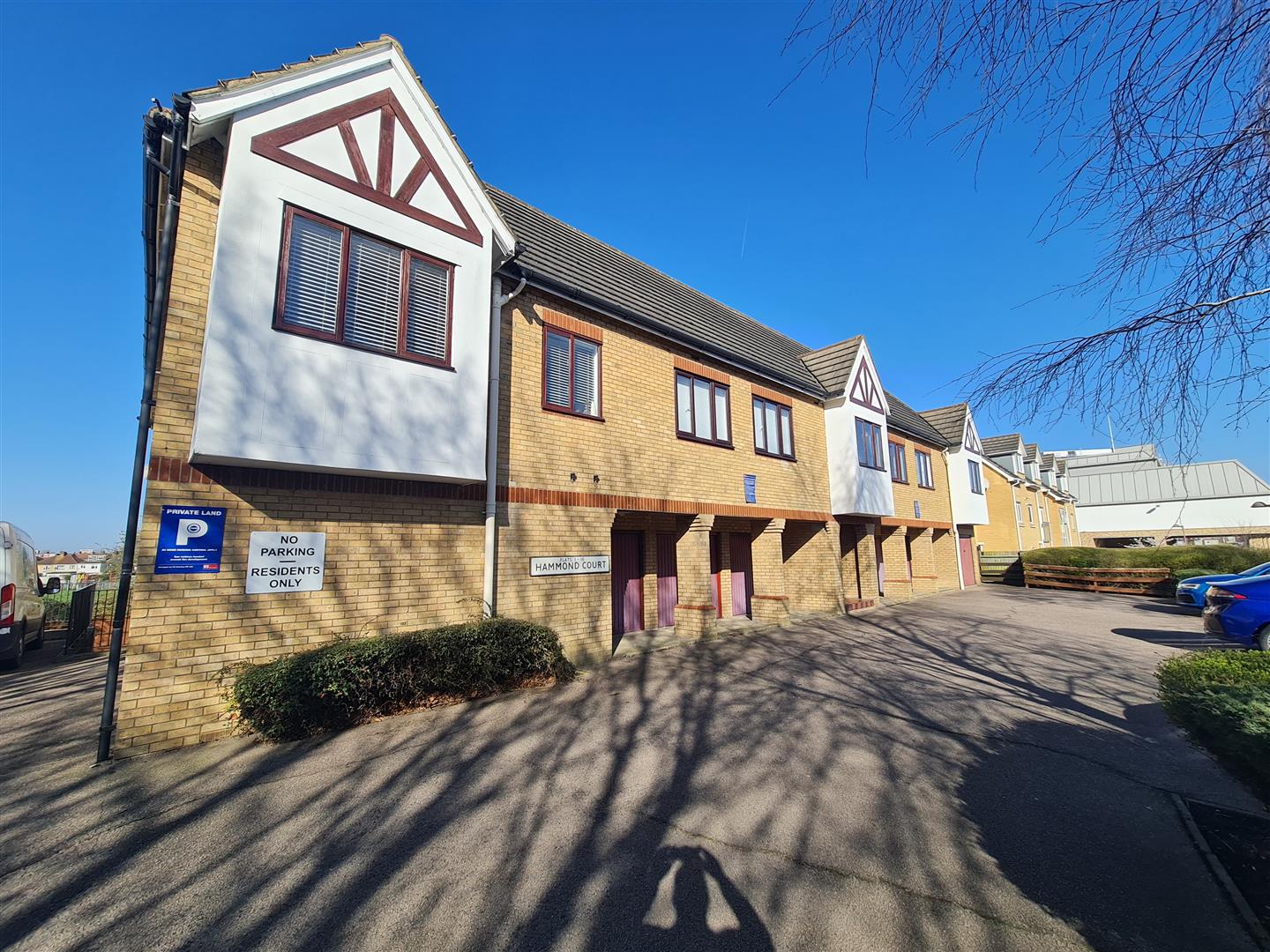 Flat Grenfell Avenue in Greater London