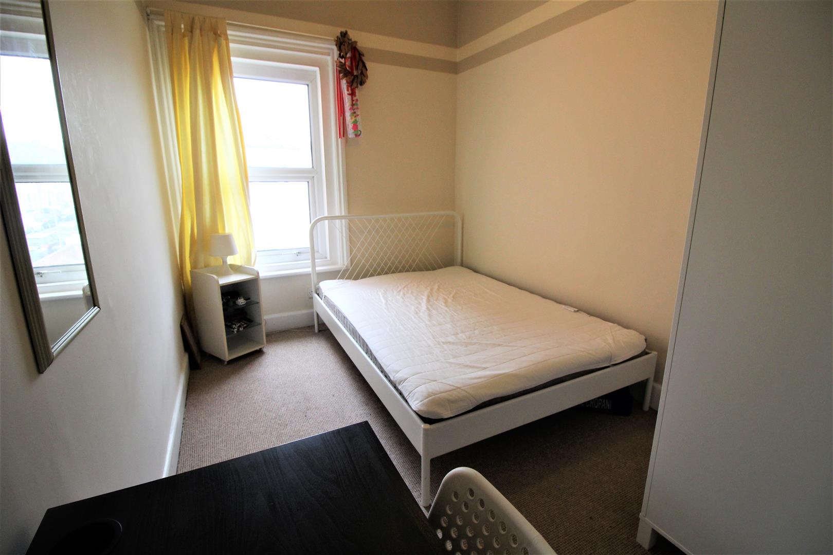 Room Lowcay Road in Portsmouth