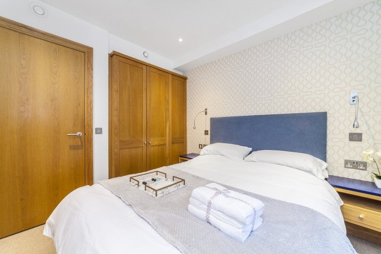 Flat Willoughby Street in Greater London