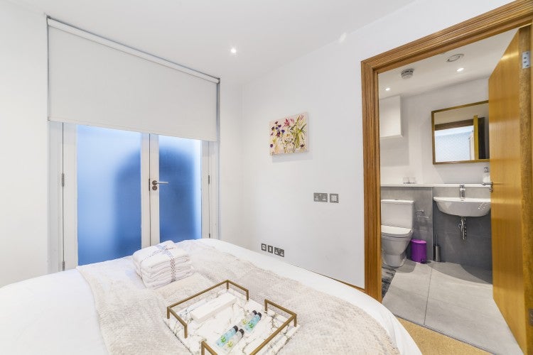 Flat Willoughby Street in Greater London