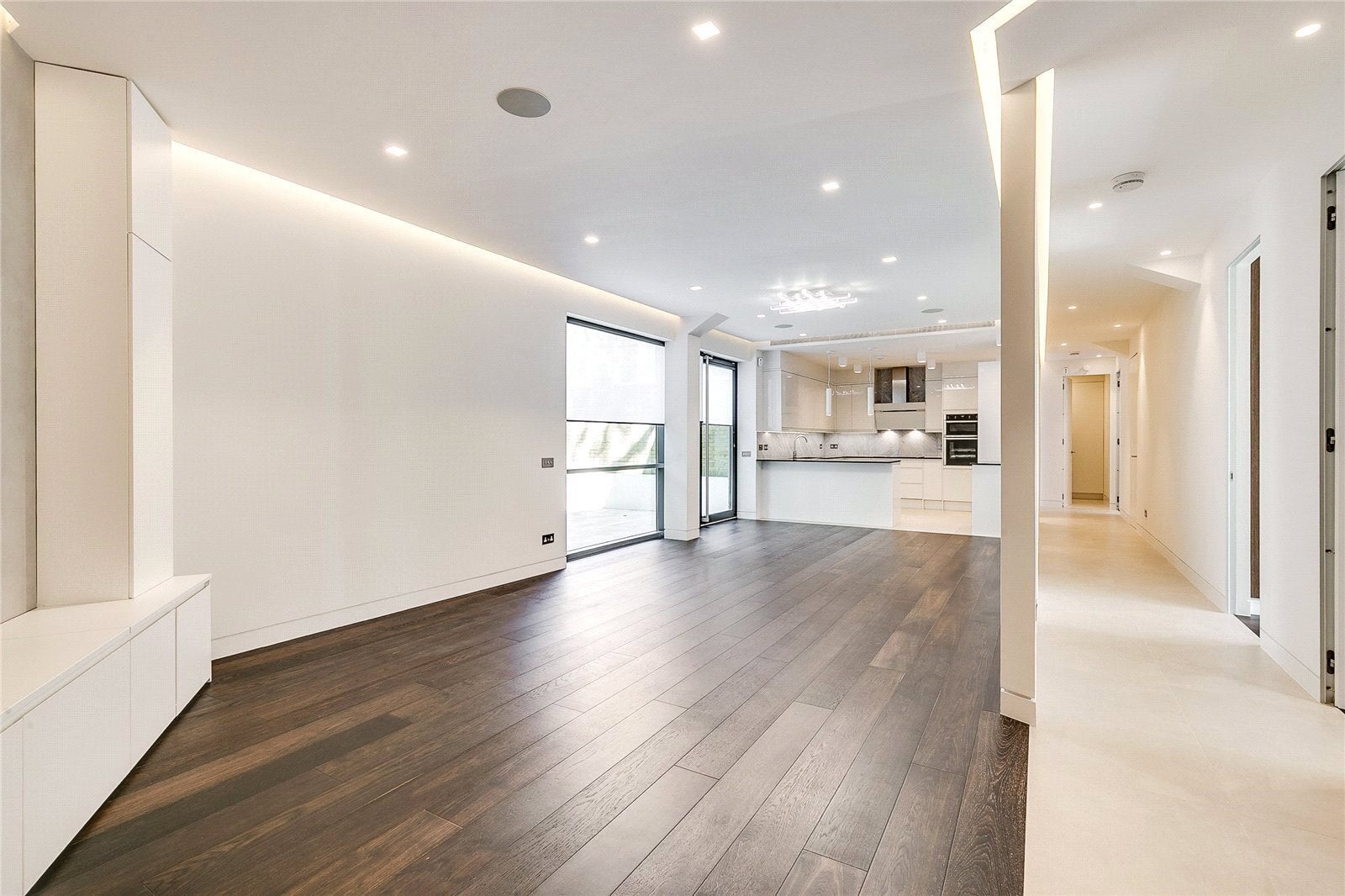 Flat Kingsford Street in Greater London
