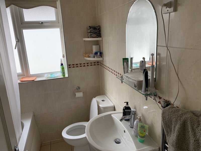 Room Devonshire Hill Lane in Greater London