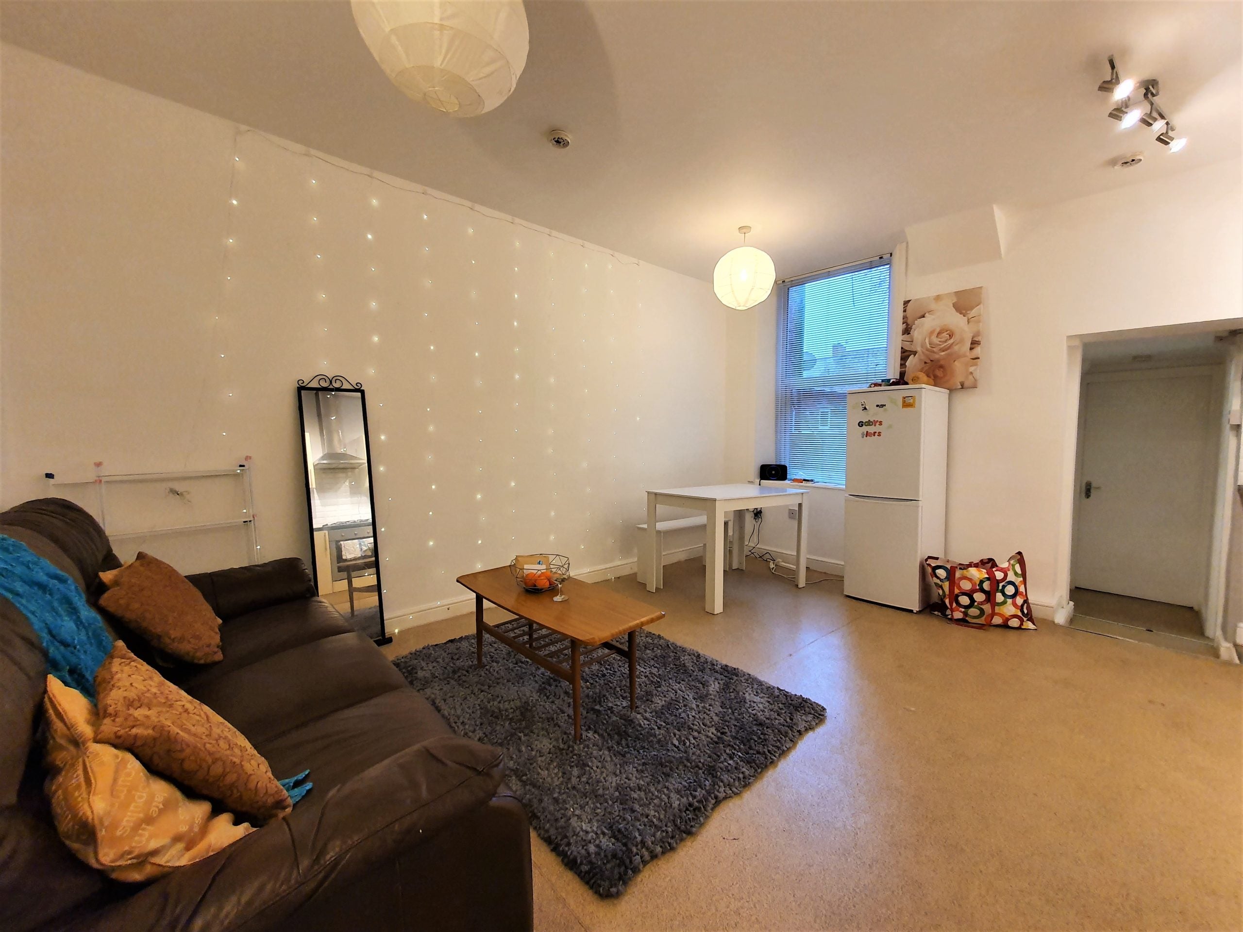 Flat Rothbury Terrace in Newcastle upon Tyne