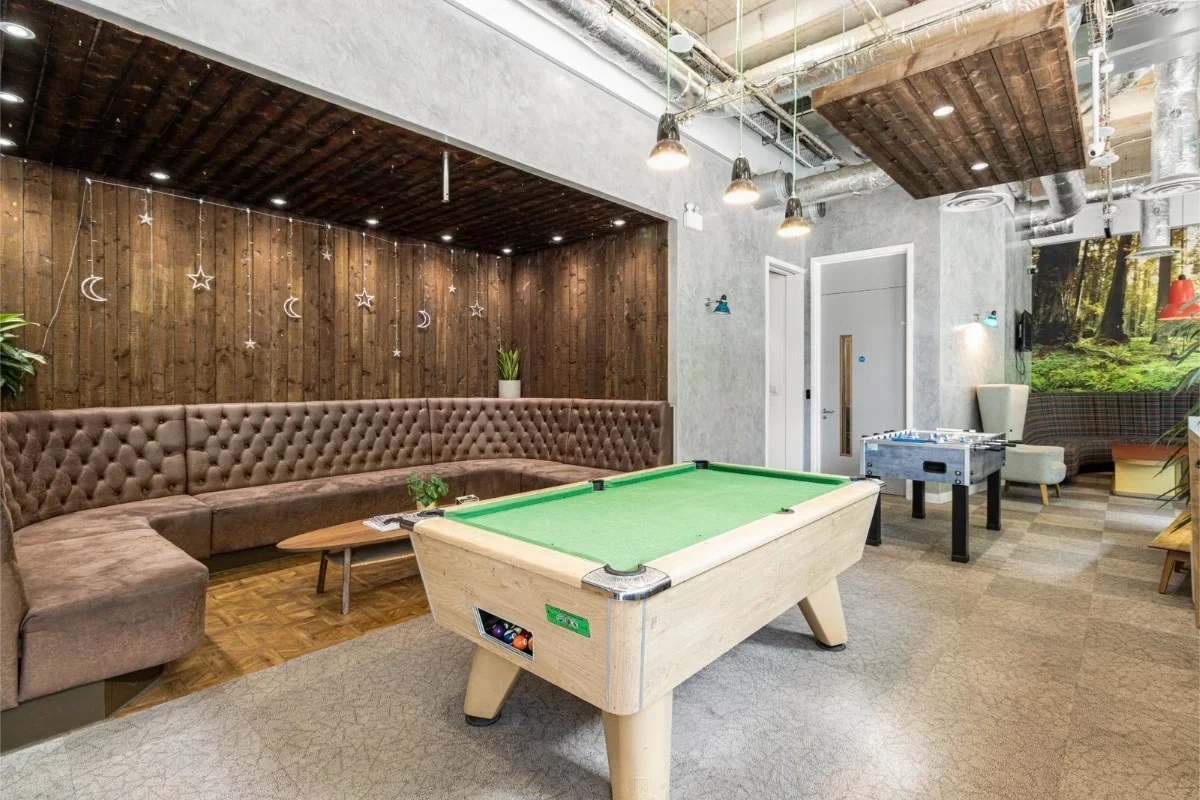 Room Market Road in Greater London