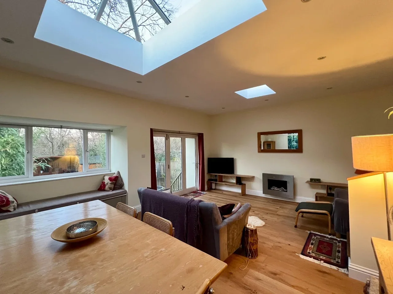 House Fulwell Park Avenue in Greater London