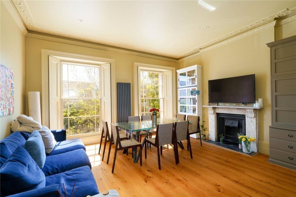 Flat Belsize Road in Greater London