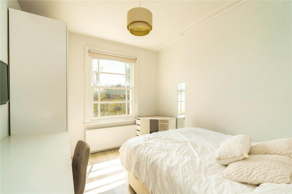 Flat Belsize Road in Greater London