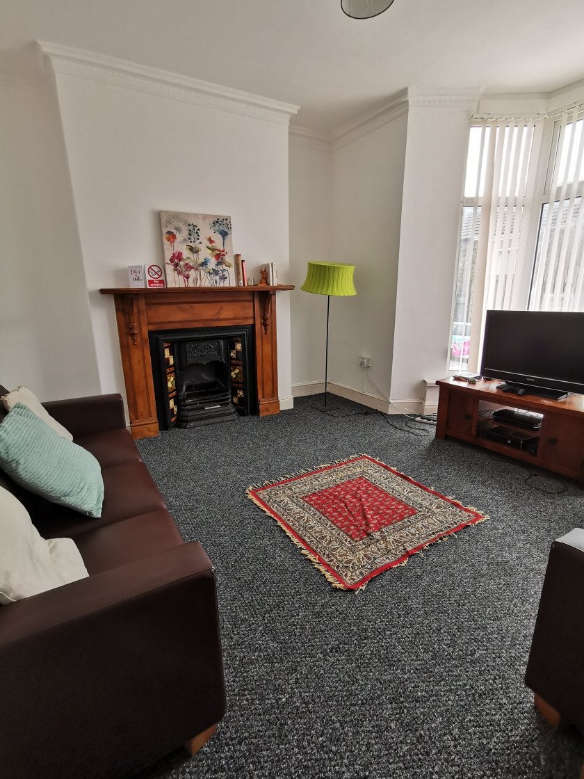 Flat Rhondda Street in Swansea