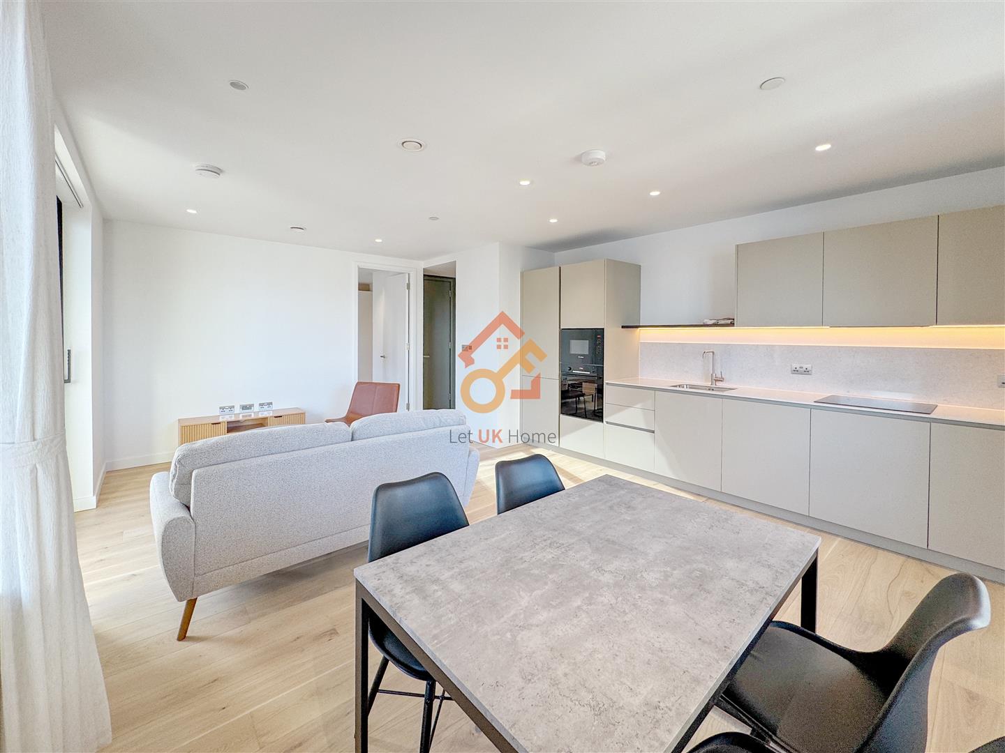 Flat Pilot Walk in Greater London