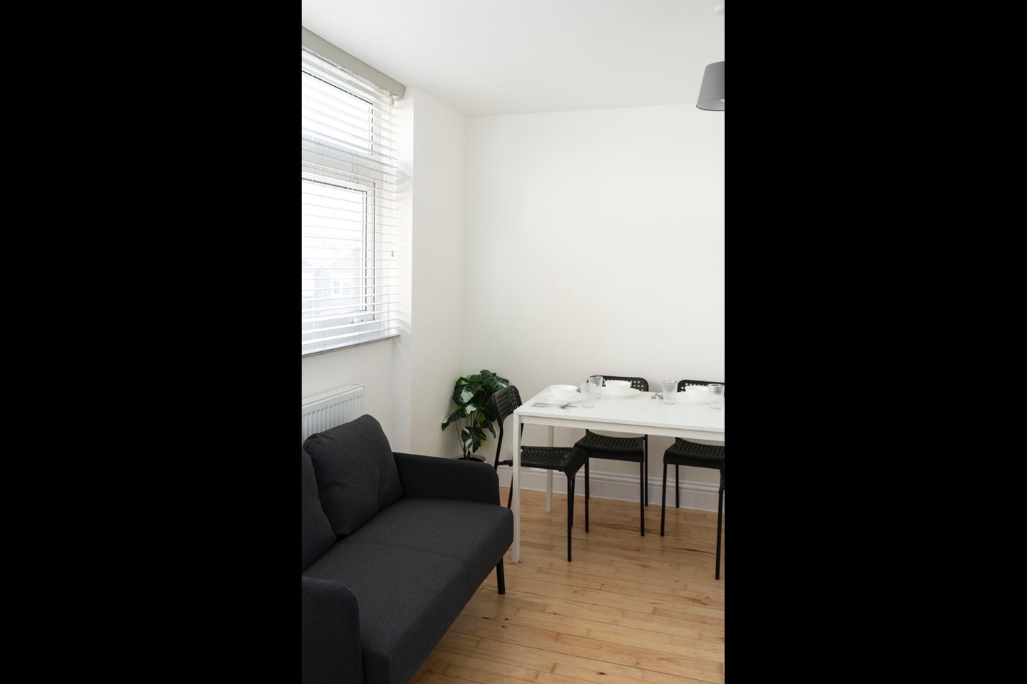 Room Lorrimore Square in Greater London