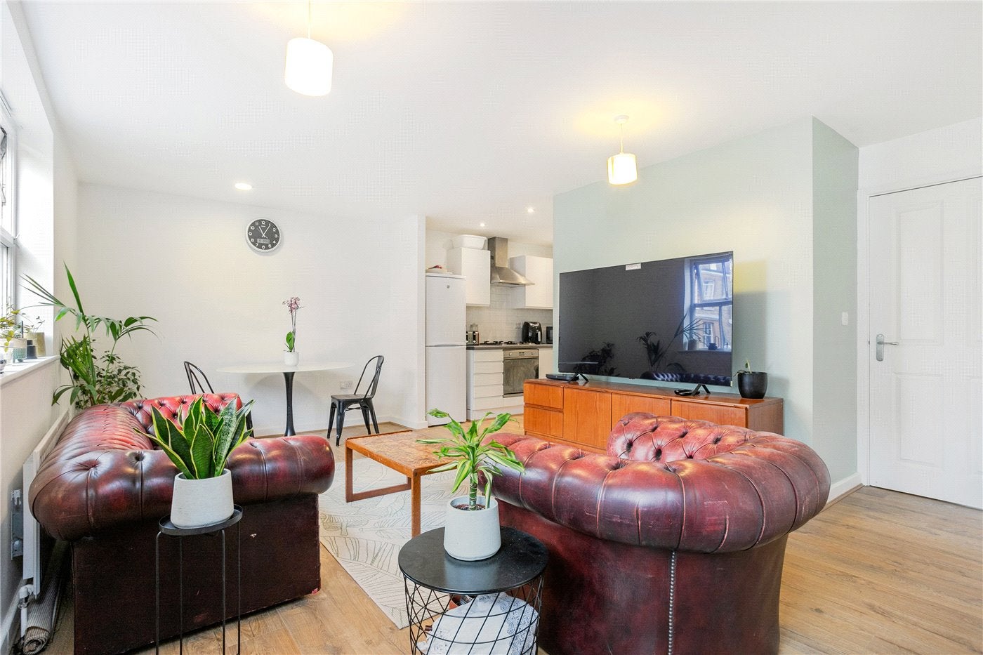 Flat Clapton Passage in Greater London