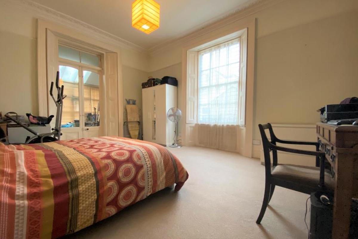 Flat Lower Clifton Hill in Bristol
