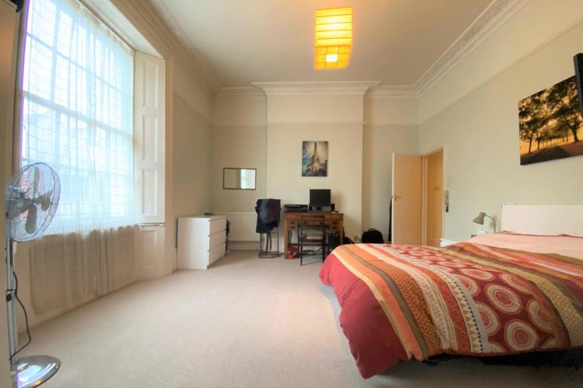 Flat Lower Clifton Hill in Bristol