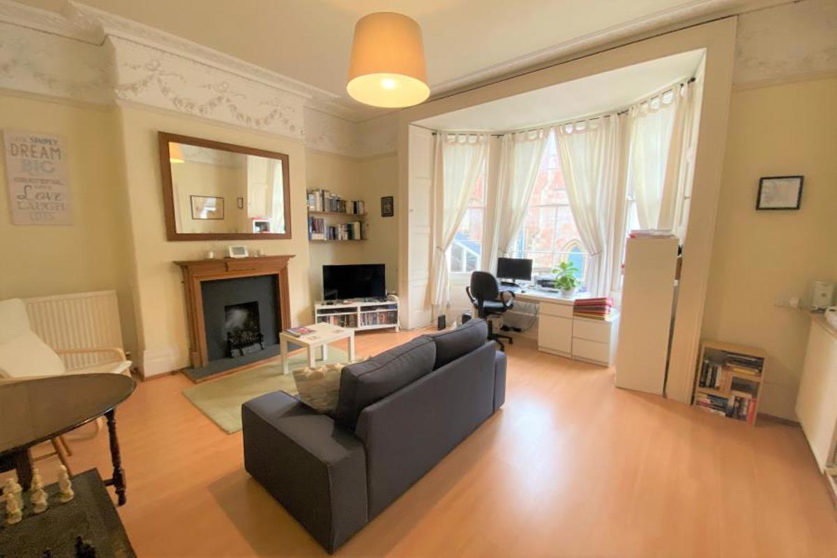 Flat Lower Clifton Hill in Bristol