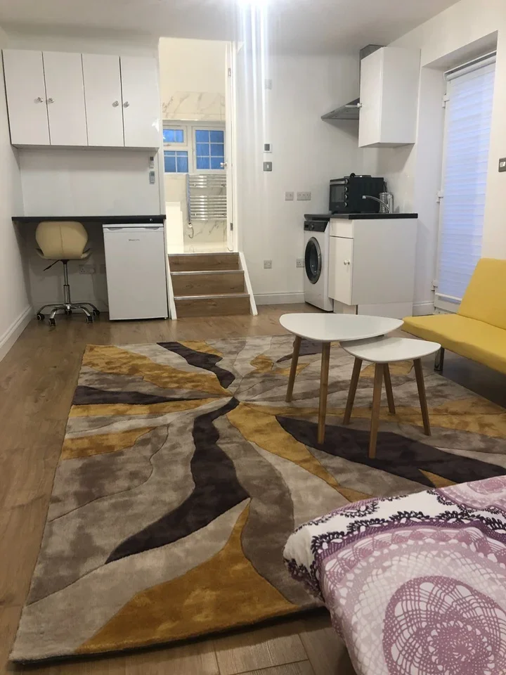 Flat Staveley Gardens in Greater London