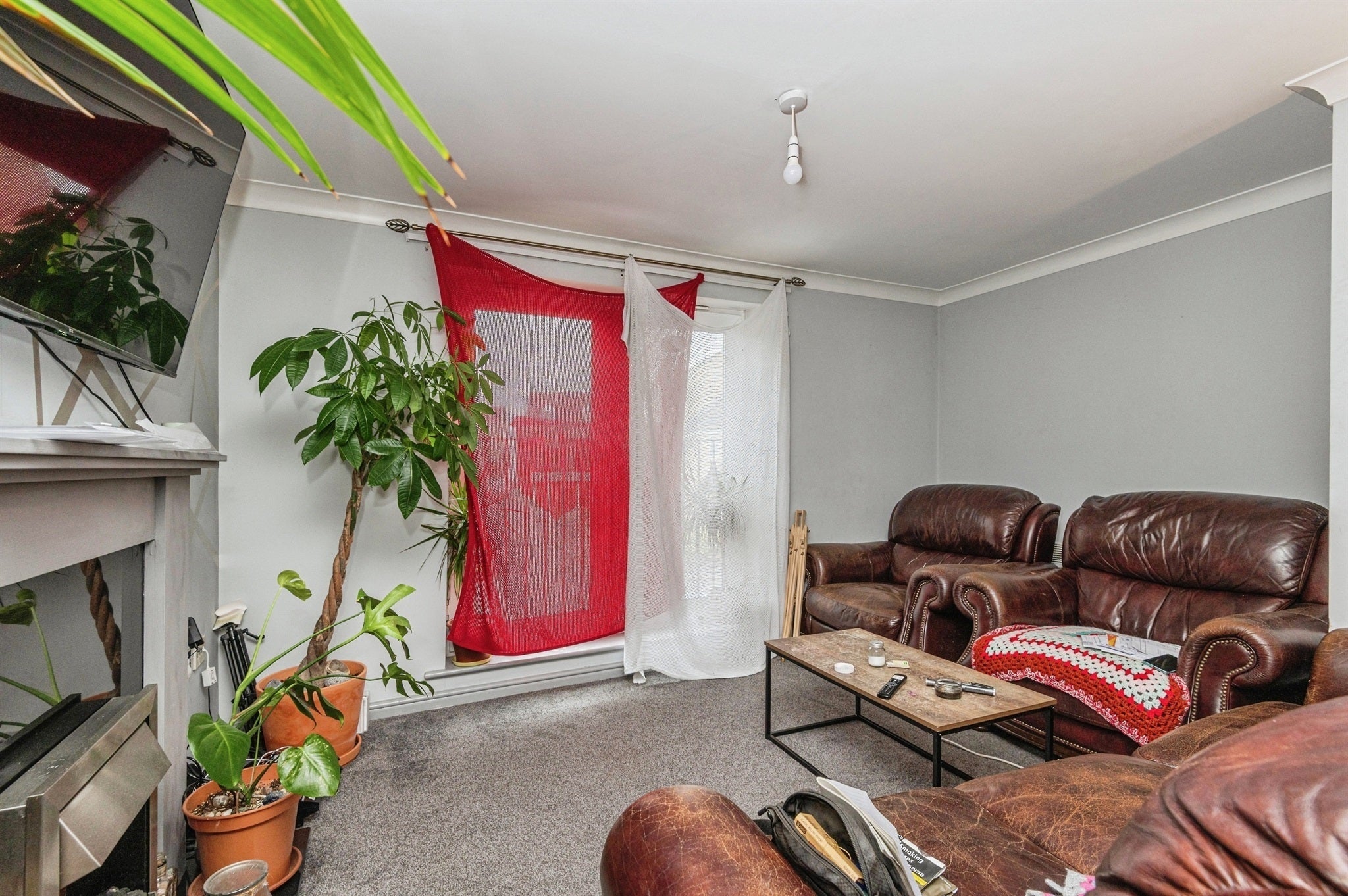 Flat Yateholm Drive in Bradford