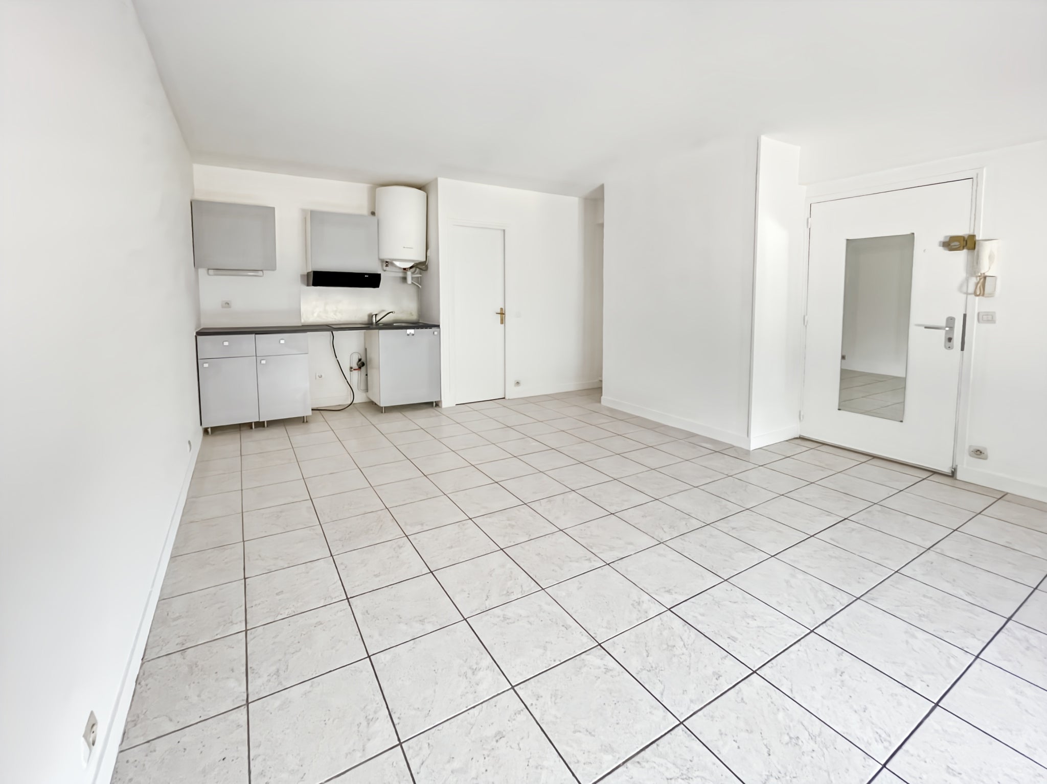 Flat Avenue Henri Dunant in Athis-Mons