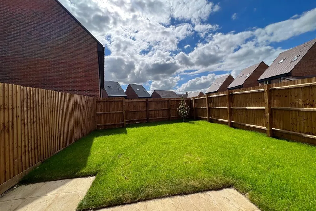 House Purssell Close in Cox Green