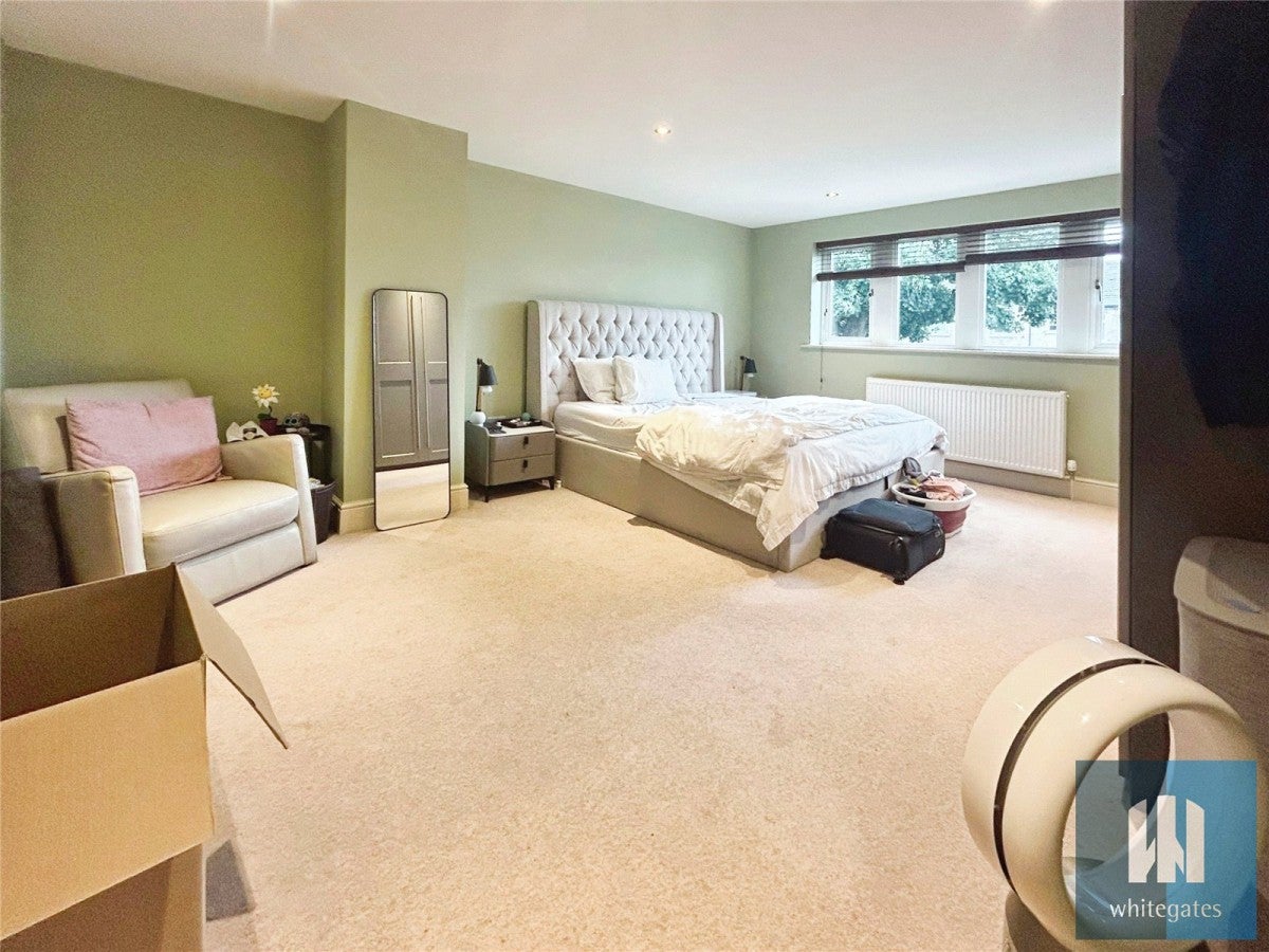 House Regent Close in Calderdale