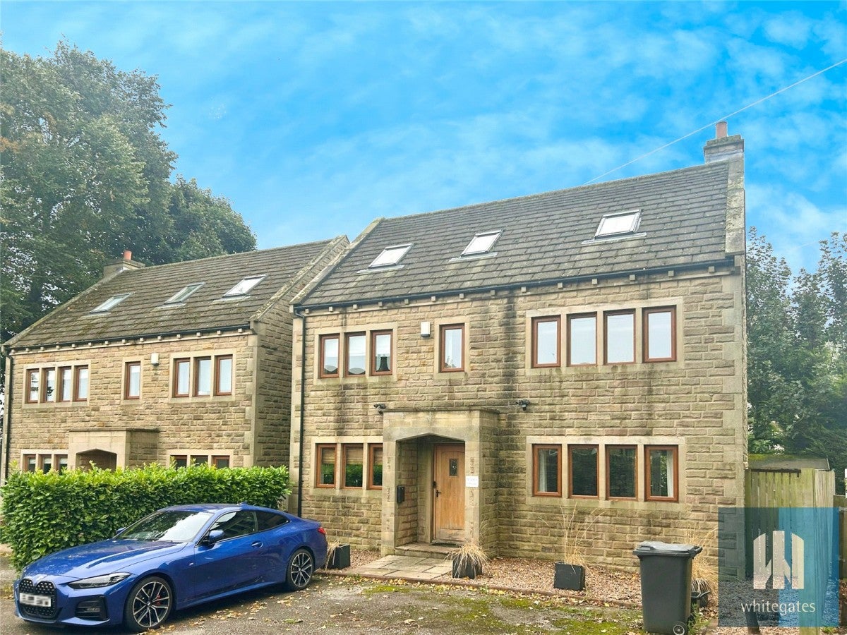 House Regent Close in Calderdale