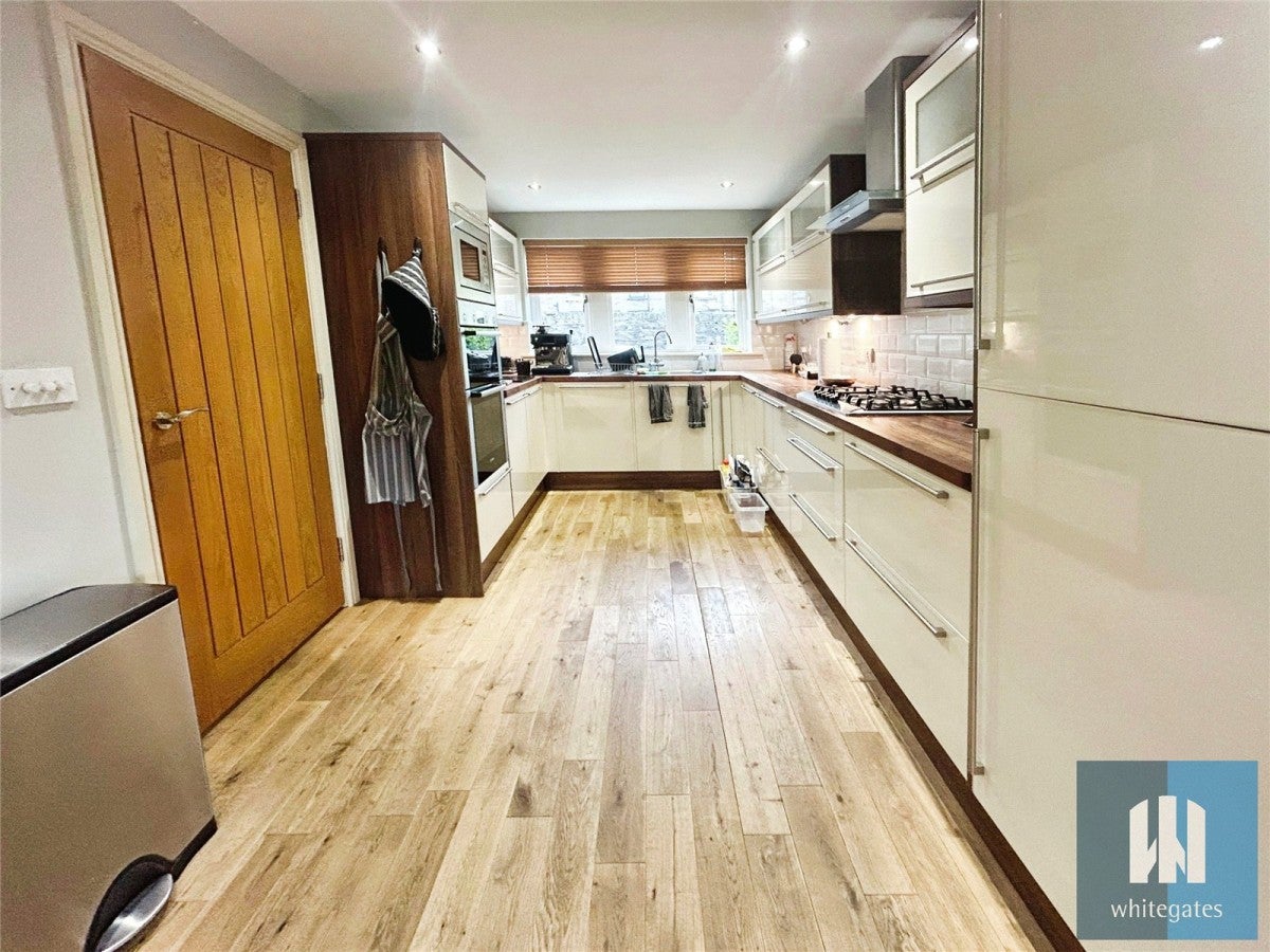 House Regent Close in Calderdale