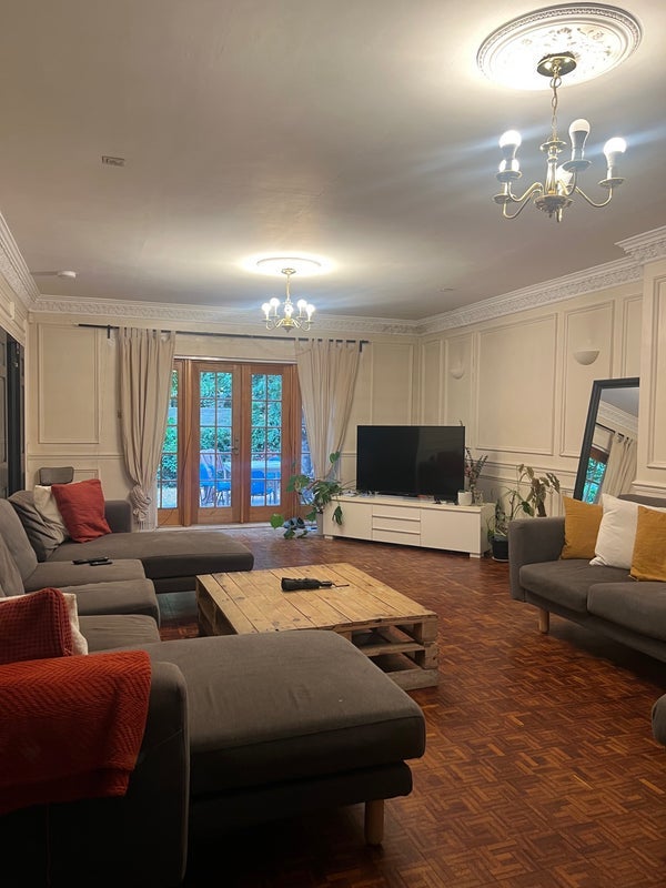 Room Essex Road in Greater London