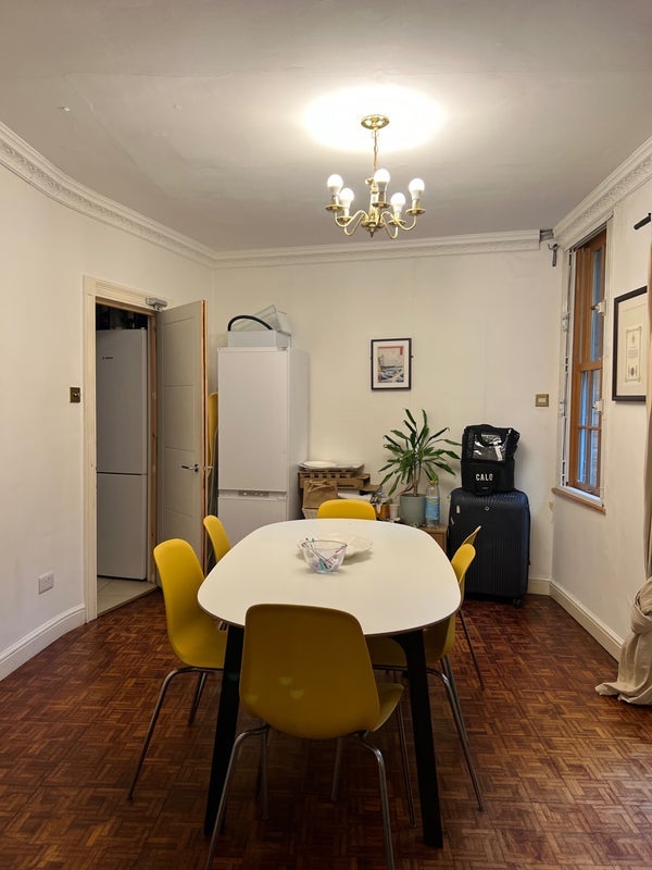 Room Essex Road in Greater London