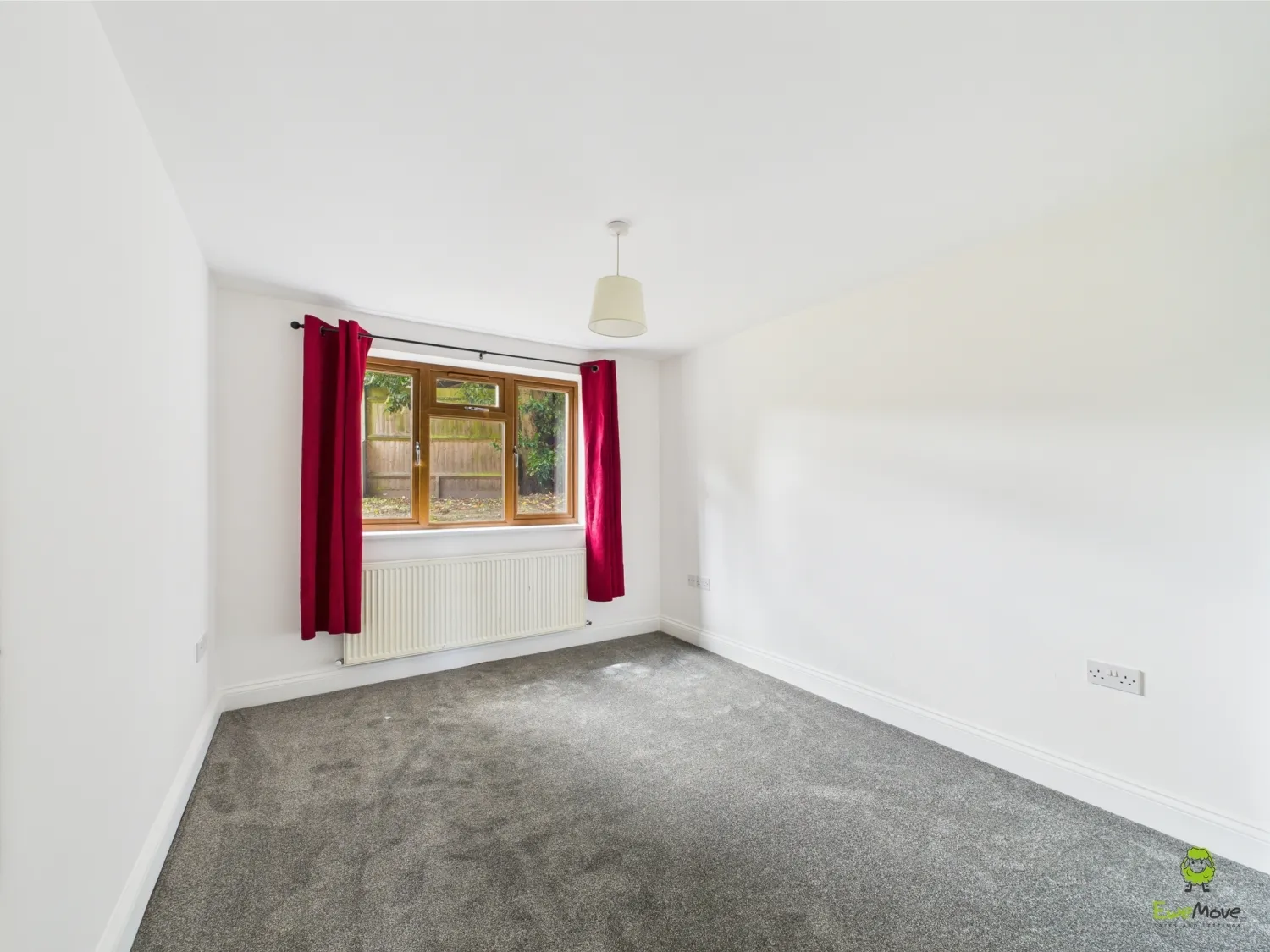 Flat Mayplace Road East in Greater London