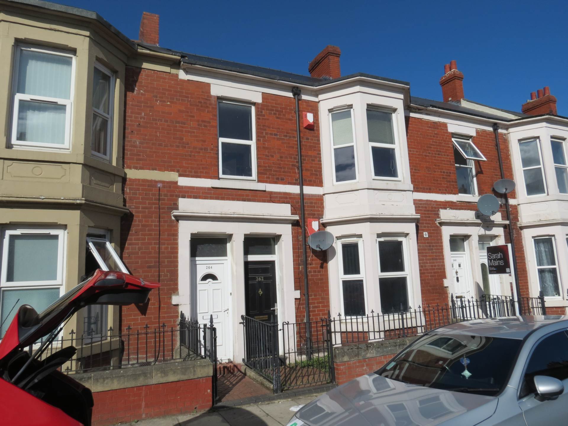 Flat Wingrove Avenue in Newcastle upon Tyne