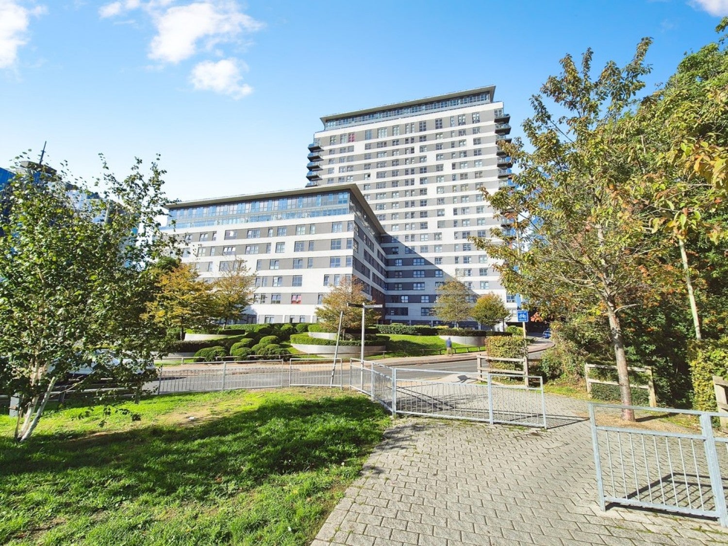 Flat Alençon Link in Basingstoke and Deane