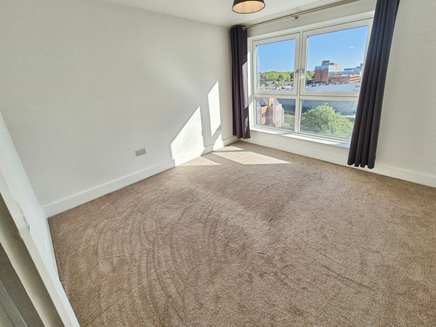 Flat Alençon Link in Basingstoke and Deane