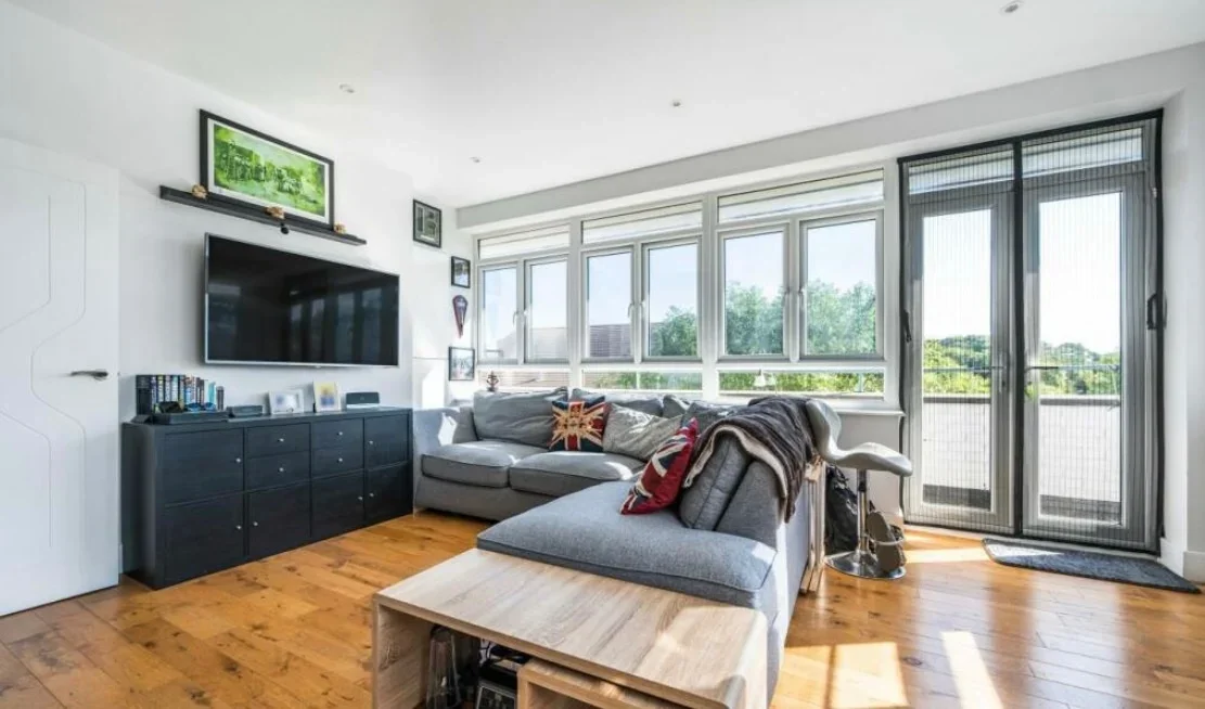 Flat Lime Tree Way in Basingstoke and Deane