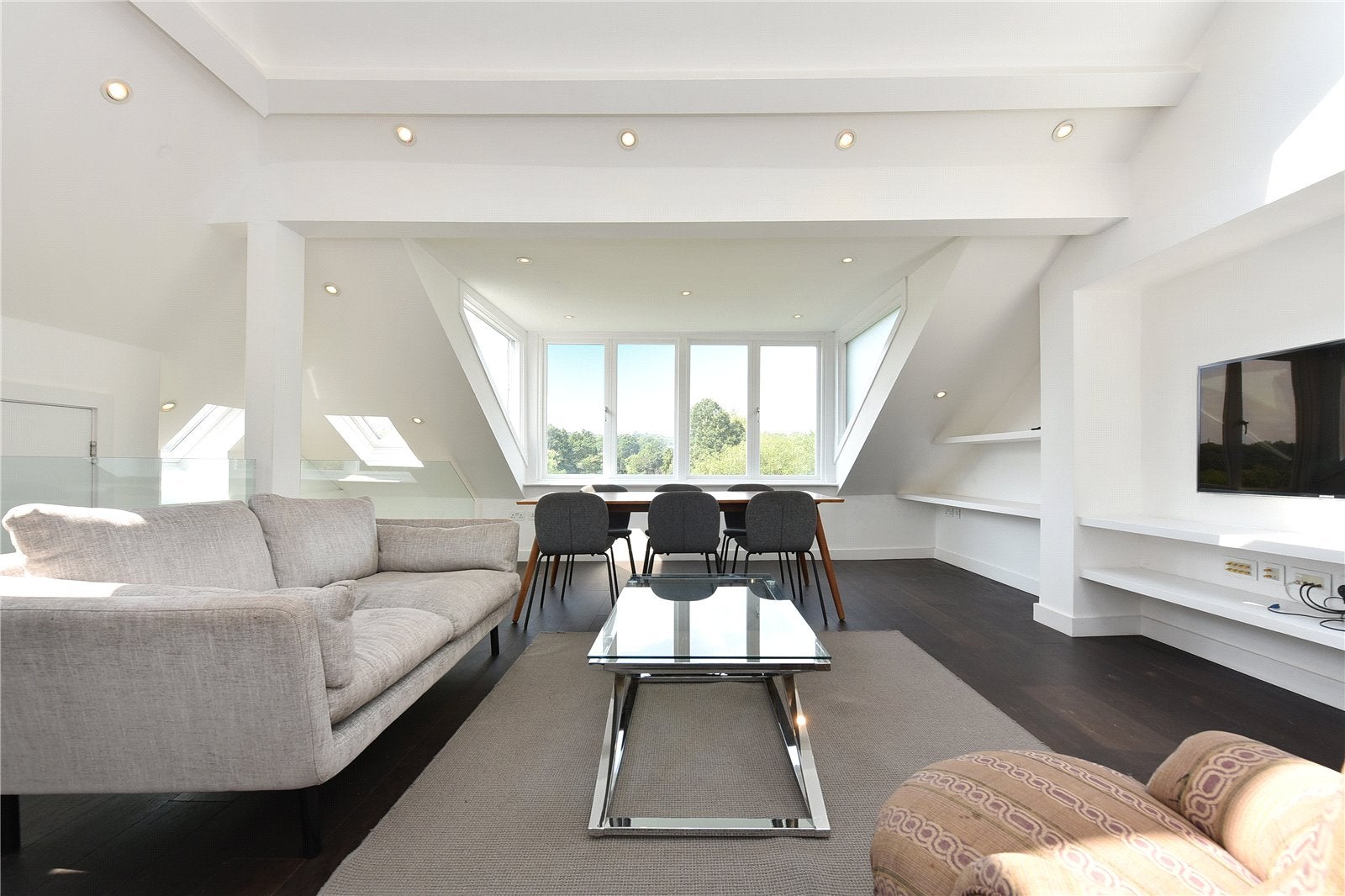 Flat South Hill Park in Greater London